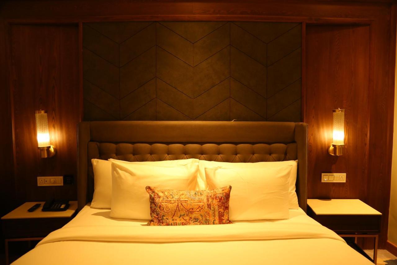 Zirakpur Dreamz Inn & Suites מראה חיצוני תמונה