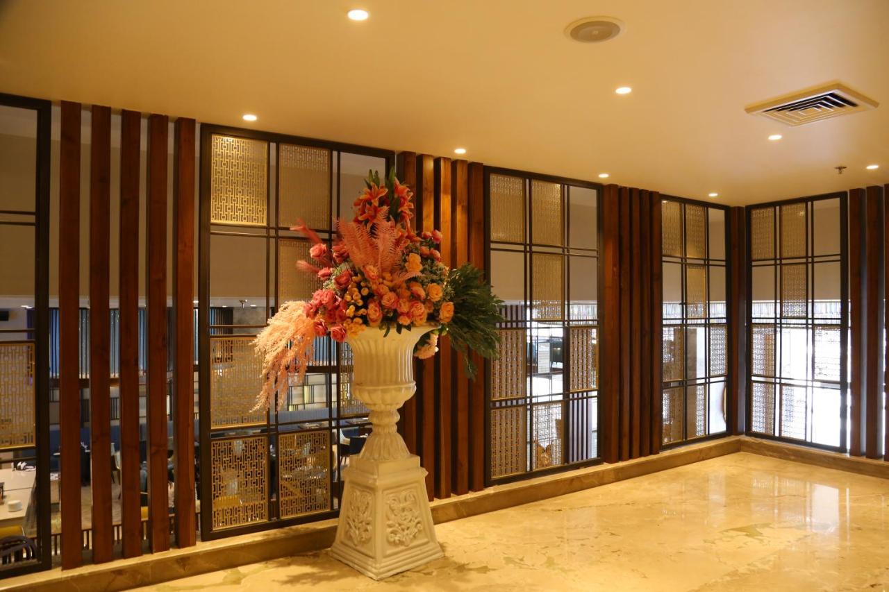 Zirakpur Dreamz Inn & Suites מראה חיצוני תמונה