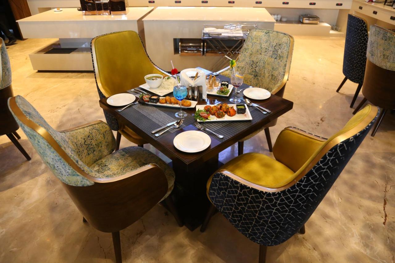 Zirakpur Dreamz Inn & Suites מראה חיצוני תמונה