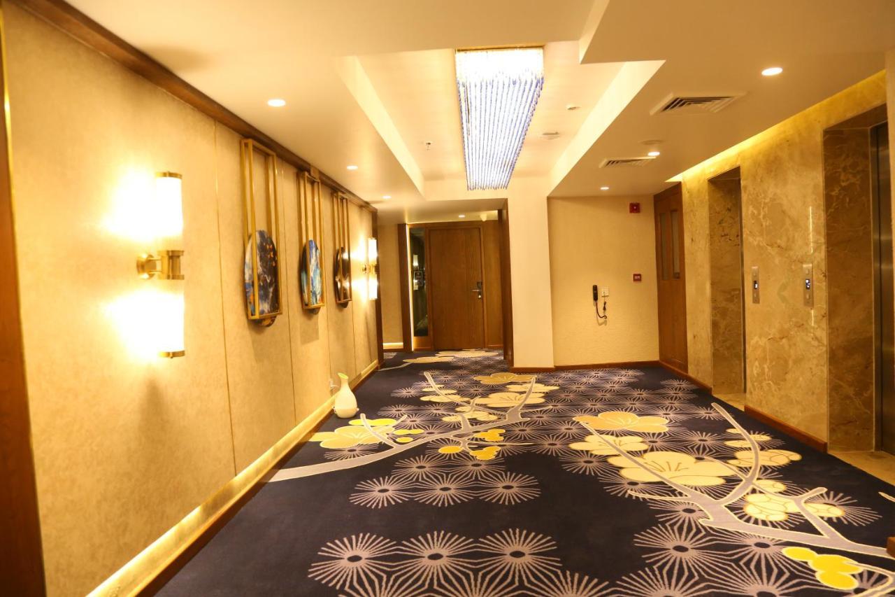 Zirakpur Dreamz Inn & Suites מראה חיצוני תמונה