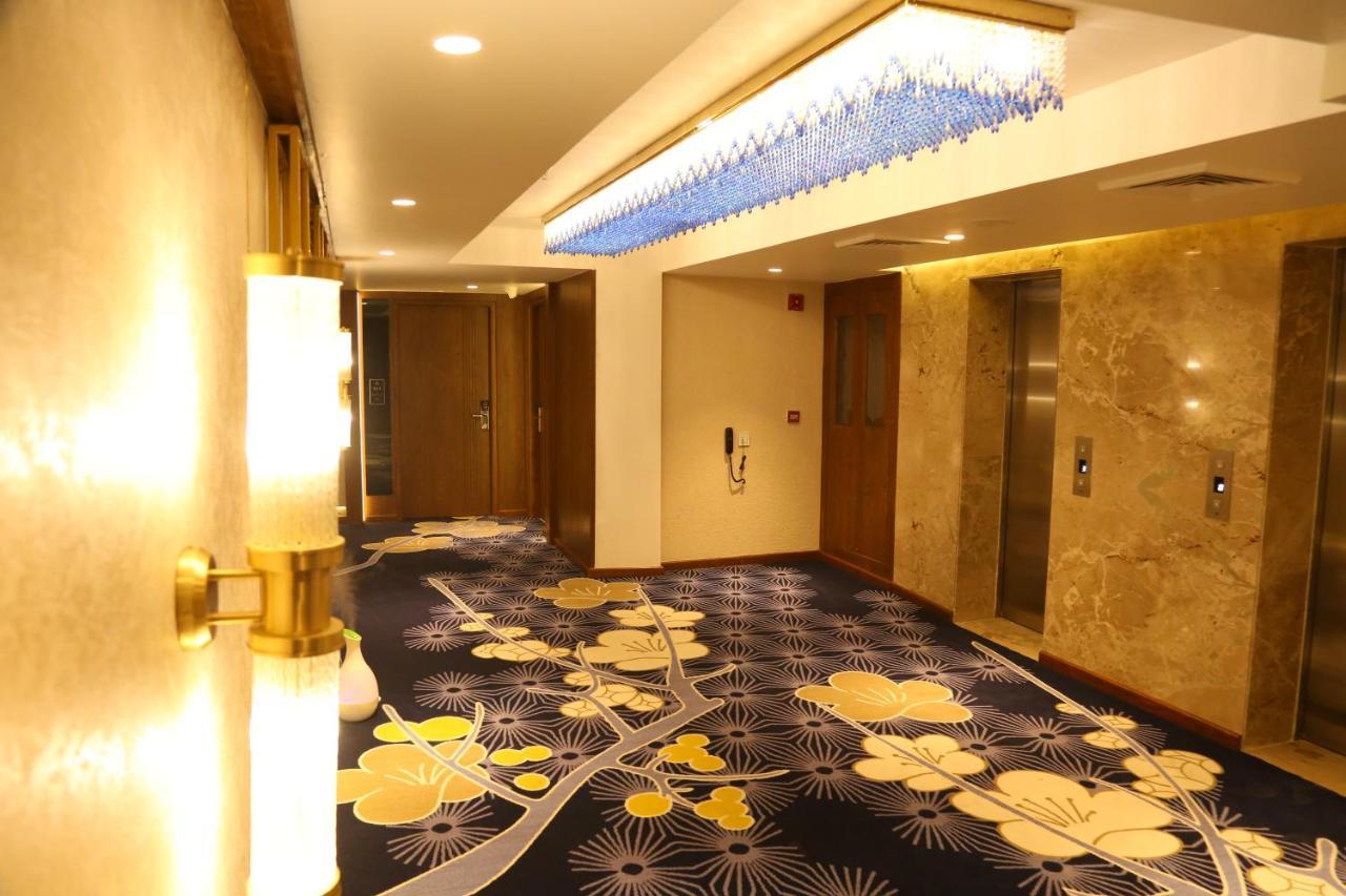Zirakpur Dreamz Inn & Suites מראה חיצוני תמונה