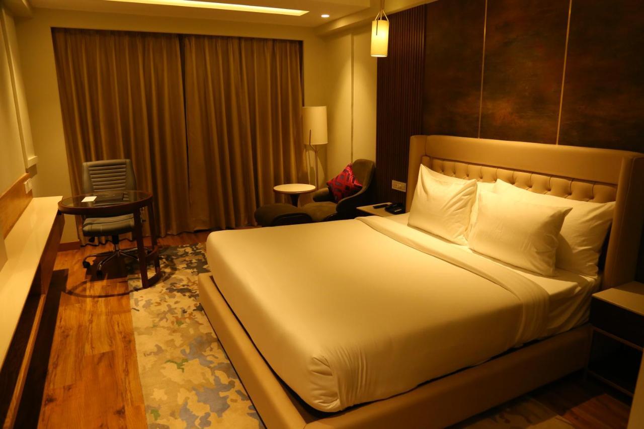 Zirakpur Dreamz Inn & Suites מראה חיצוני תמונה
