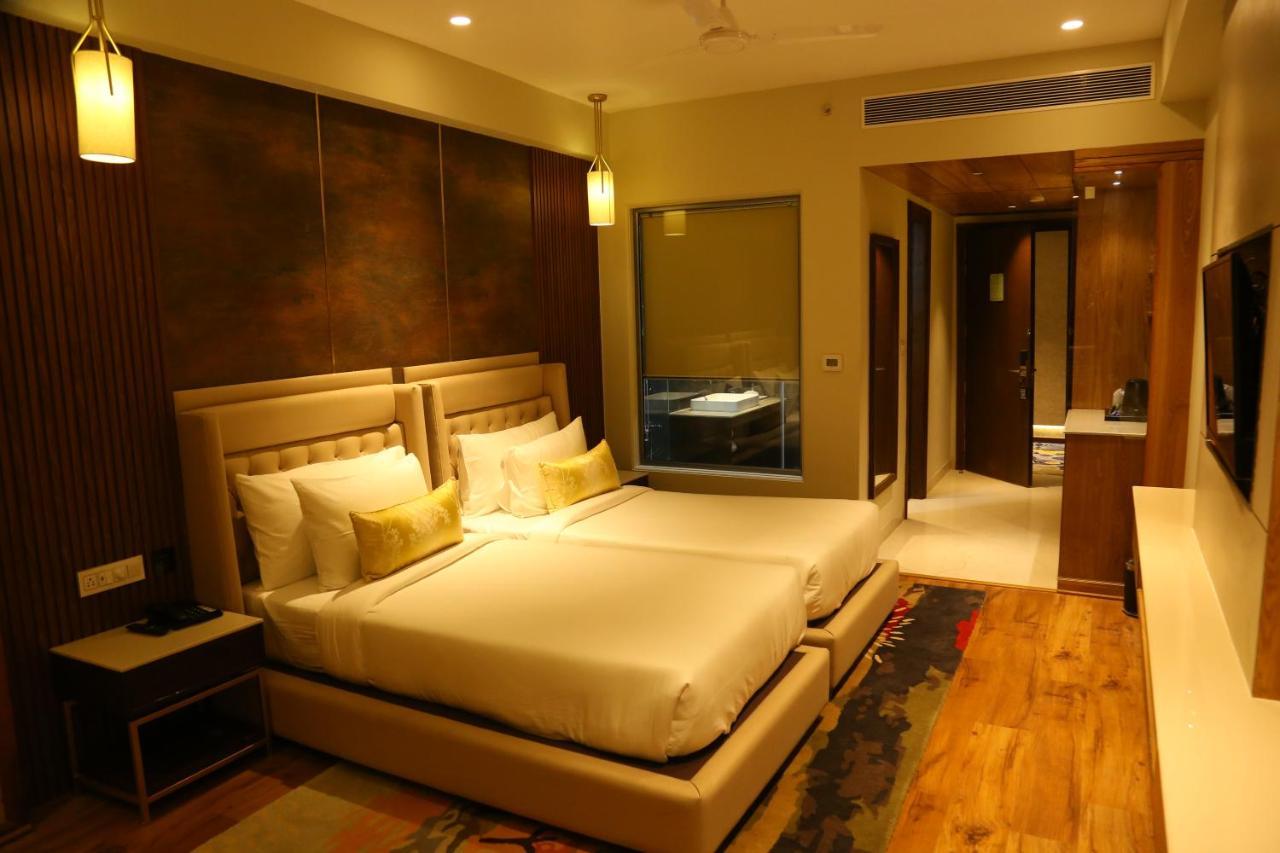 Zirakpur Dreamz Inn & Suites מראה חיצוני תמונה