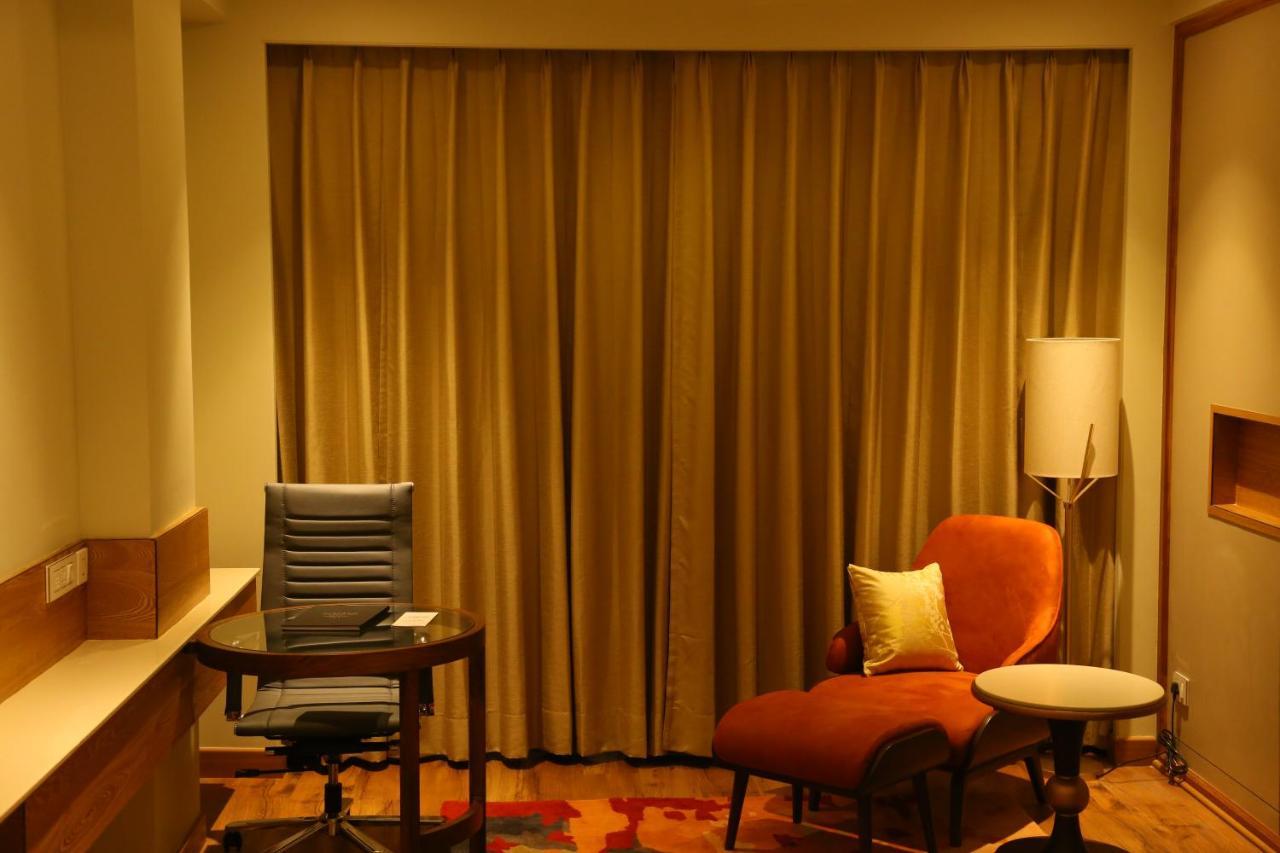 Zirakpur Dreamz Inn & Suites מראה חיצוני תמונה