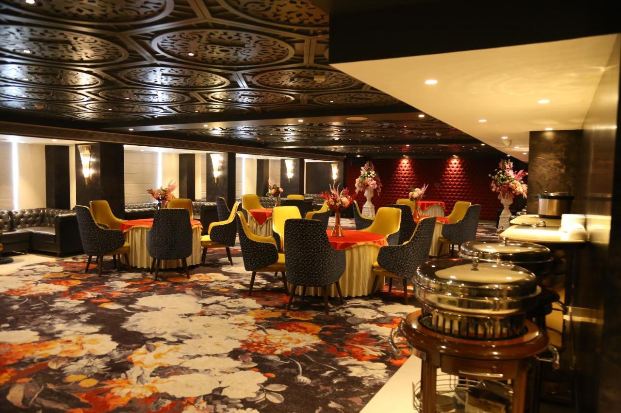 Zirakpur Dreamz Inn & Suites מראה חיצוני תמונה