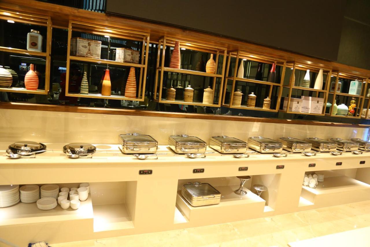 Zirakpur Dreamz Inn & Suites מראה חיצוני תמונה