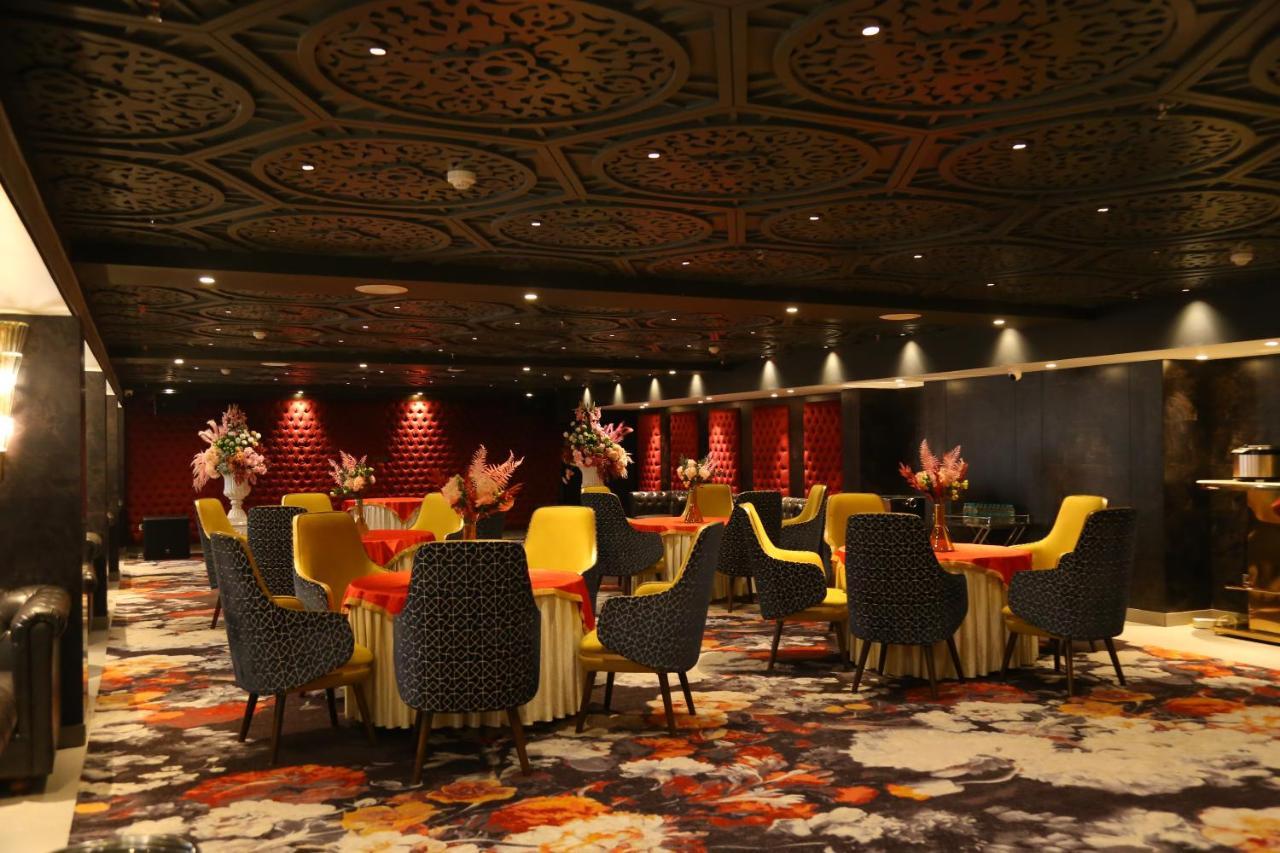 Zirakpur Dreamz Inn & Suites מראה חיצוני תמונה